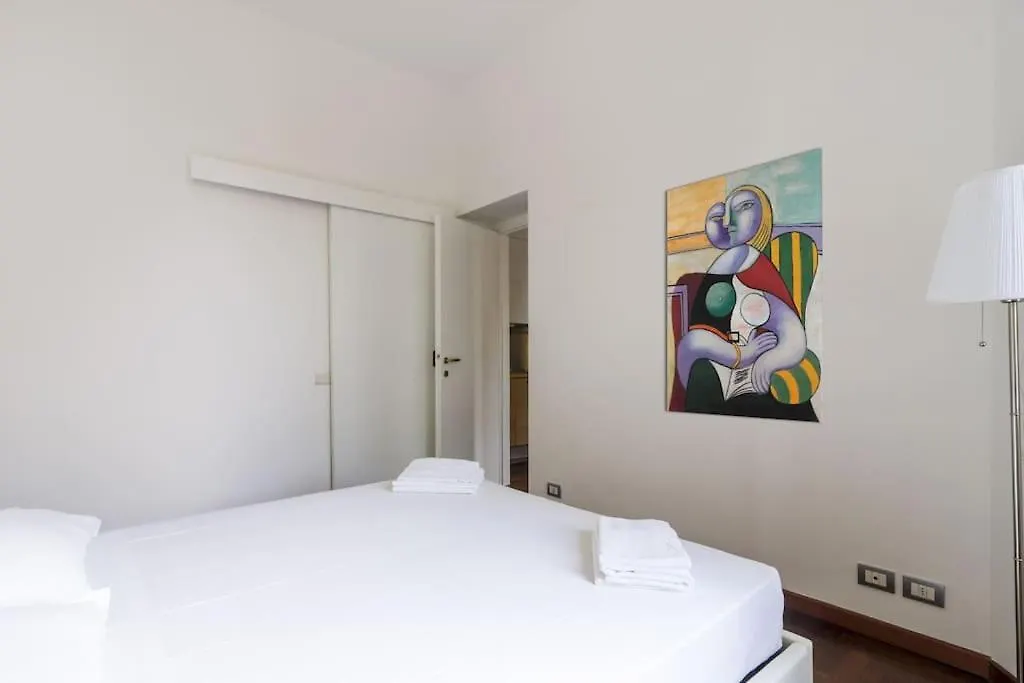 Cadorna Modern Apartment In The City Centre ミラノ イタリア